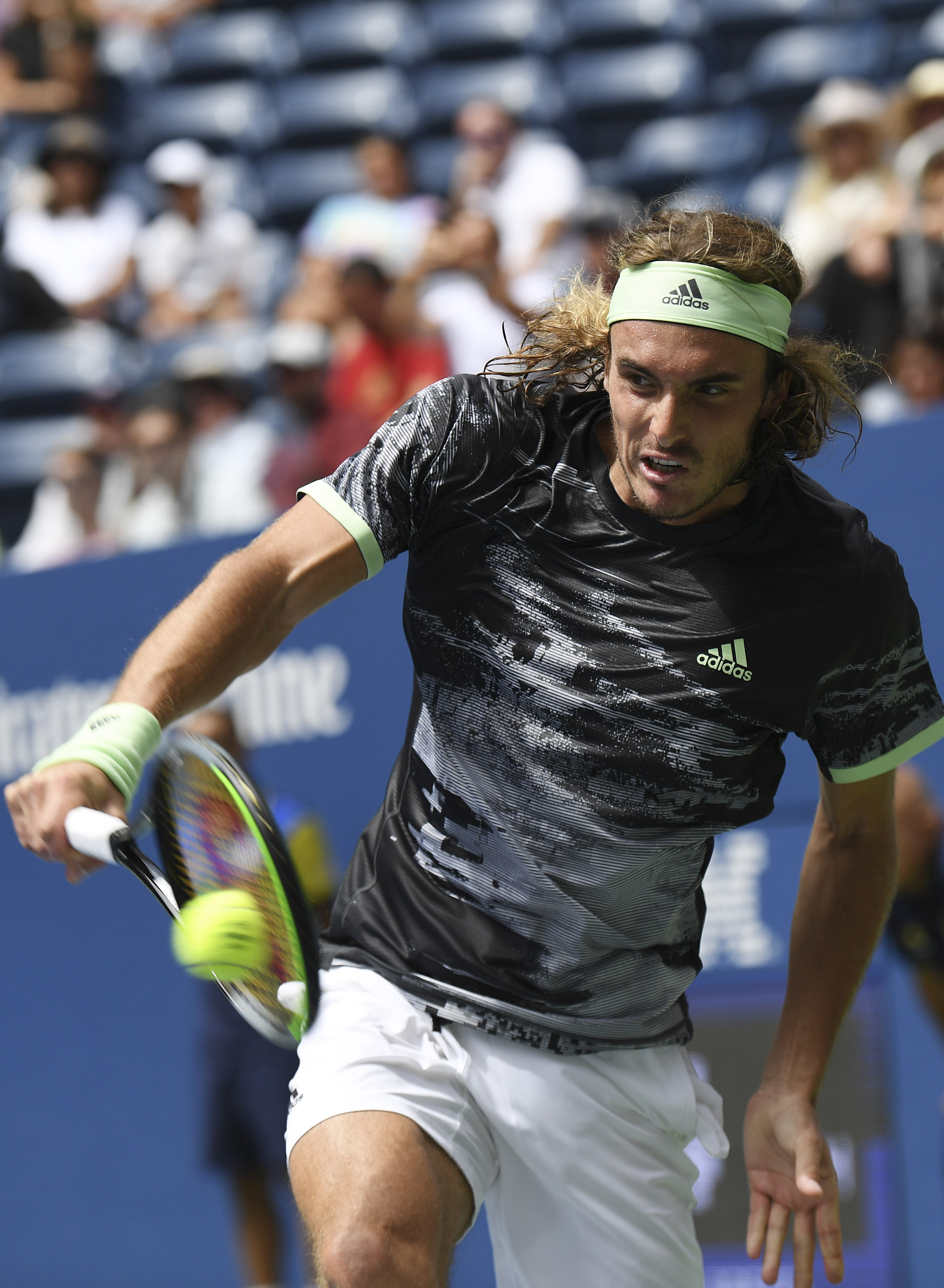 戴维斯杯鏖战美网，西西帕斯点燃赛场