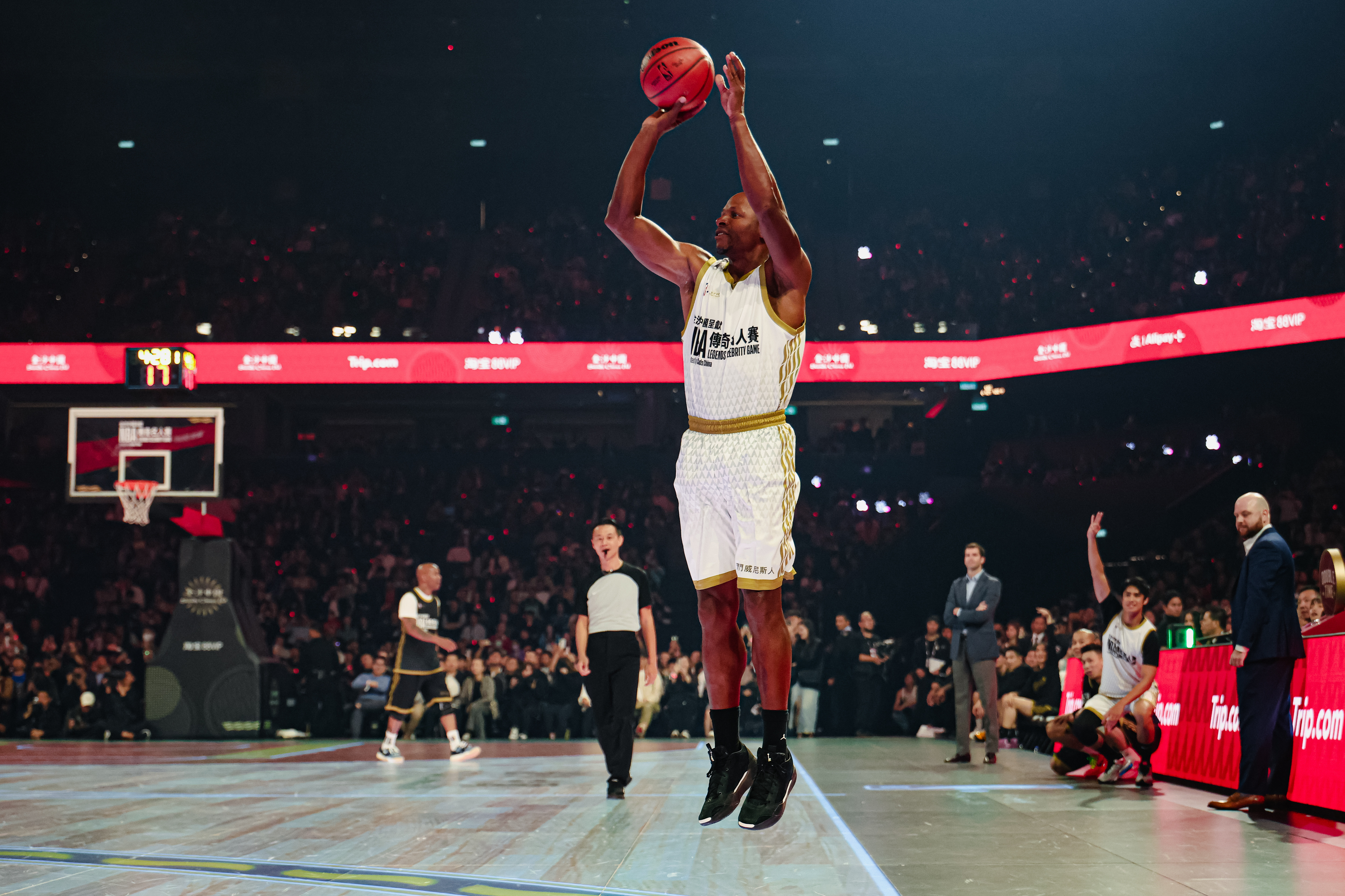 IM体育注册链接-火箭中场力量星光熠熠，篮网内线表现配合默契