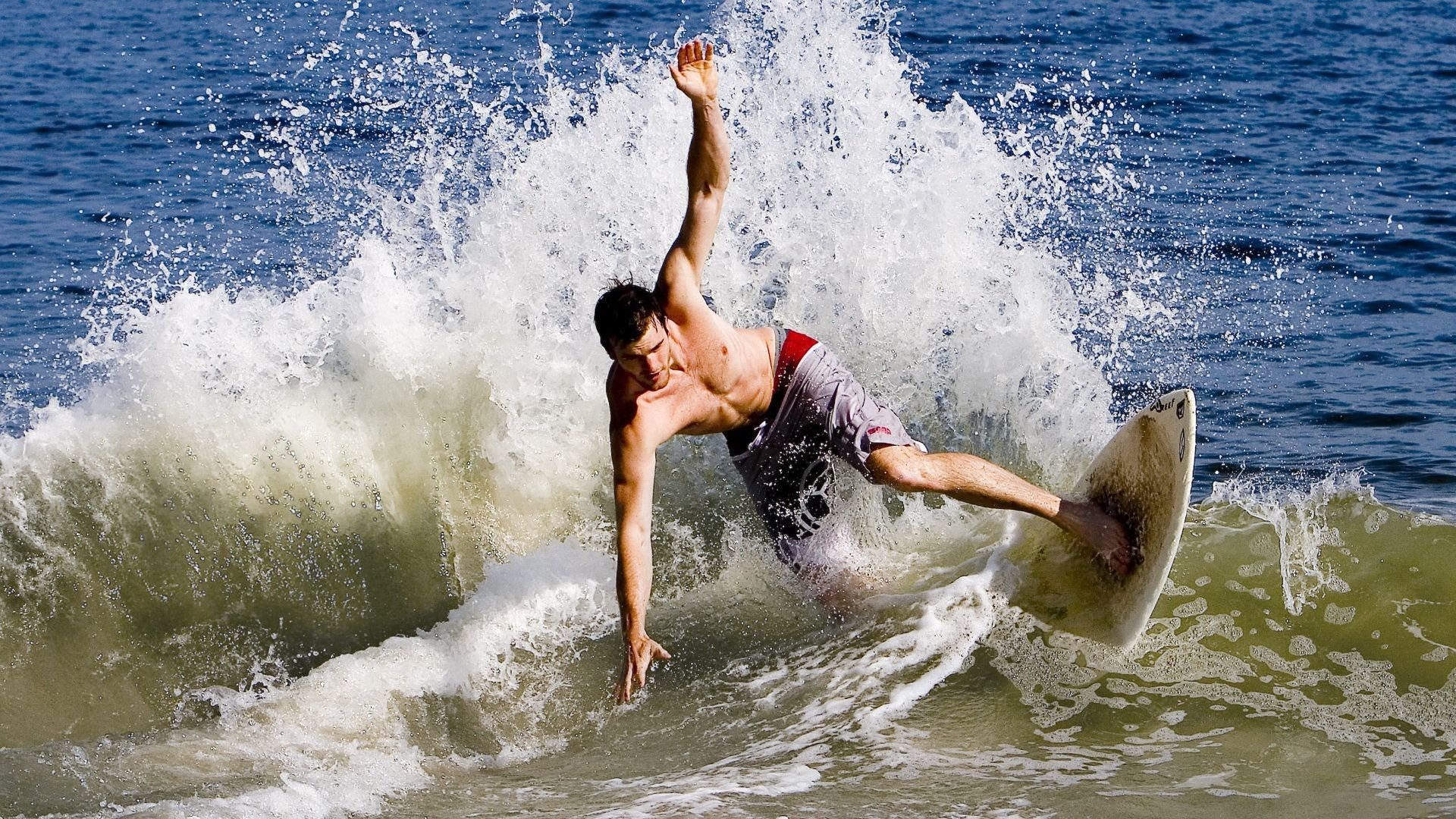 IM体育平台-终场哨与方格旗，当蒂亚戈的引擎轰鸣时，巴西已带走了荷兰